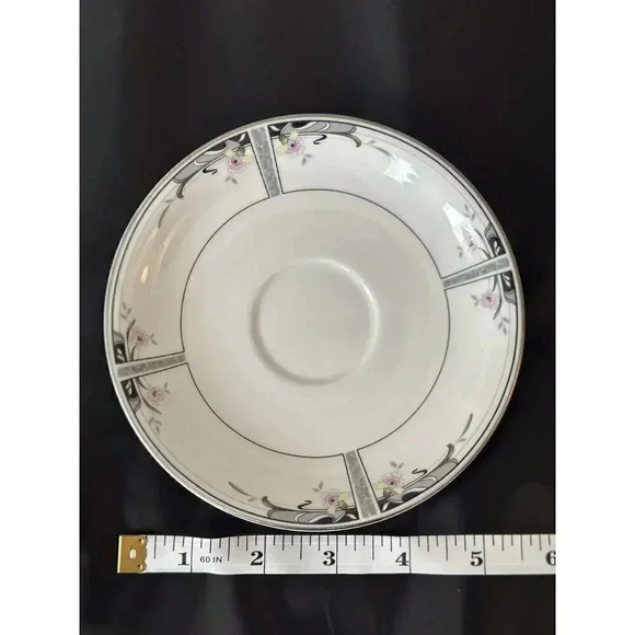 7 plates Total | Vintage Mikasa stoneware dinnerware set “English Estate” - Picture 1 of 3